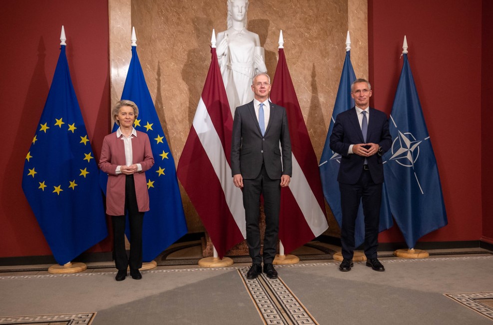 The NATO Secretary General and the President of the European Commission visit Lithuania and Latvia