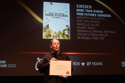 DanielleWilde-BookAward