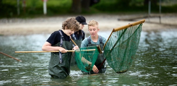 Børn i vandet i projektet Bælt i Balance