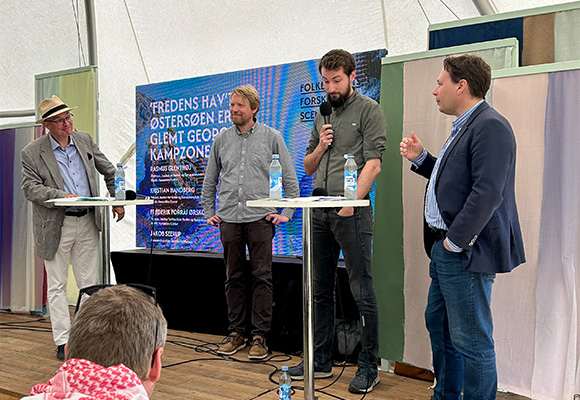Forskere fra Nordic Humanities Center deltager i debat på Folkemødet.