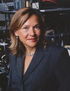 Portrait Naomi Hallas