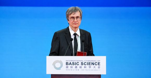 580 x 300 Professor Maxim Kontsevich Fabians co-auther receives the award on behalf of all authors