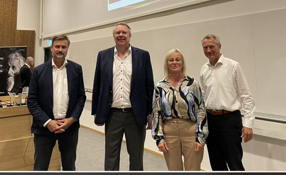 SDU rector, SDU Q-Hub Director, NAT dean and TEK dean at the SDU Quantum Hub Opening event