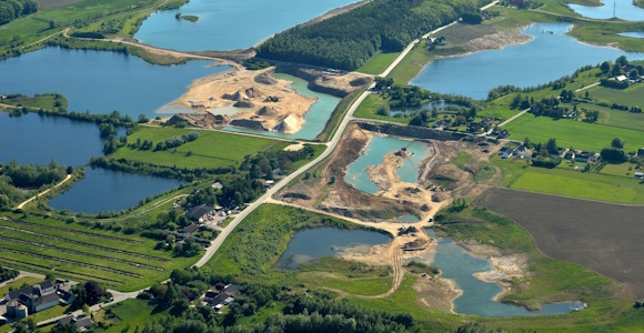 Davinde - picture to illustrate sand. Lakes, grass, sand