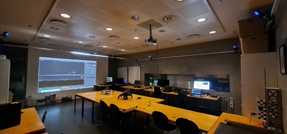Real-time motion tracking system