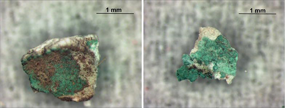 De antikke, grønne pigmenter fotograferet under et mikroskop.