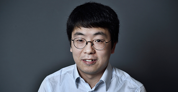 Professor Gang Liu fra Institut for Kemi-, Bio- og Miljøteknologi