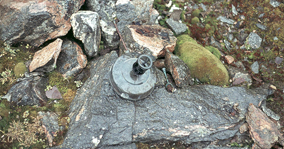 Brønlund’s petroleum burner was found in 1973. 