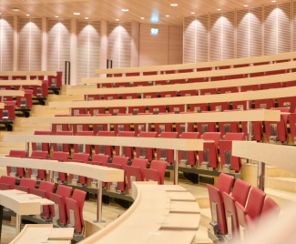 Studerende på campustorvet