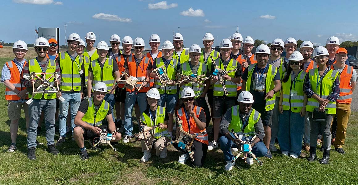 Group photo of Drone summer school 2024