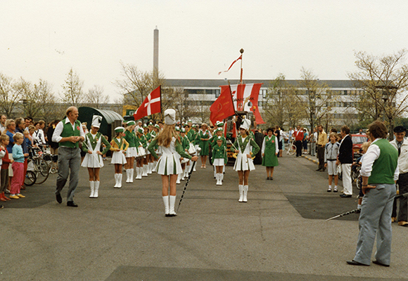 Ballerup festival 1983, garden stiller op foran Hedeparken