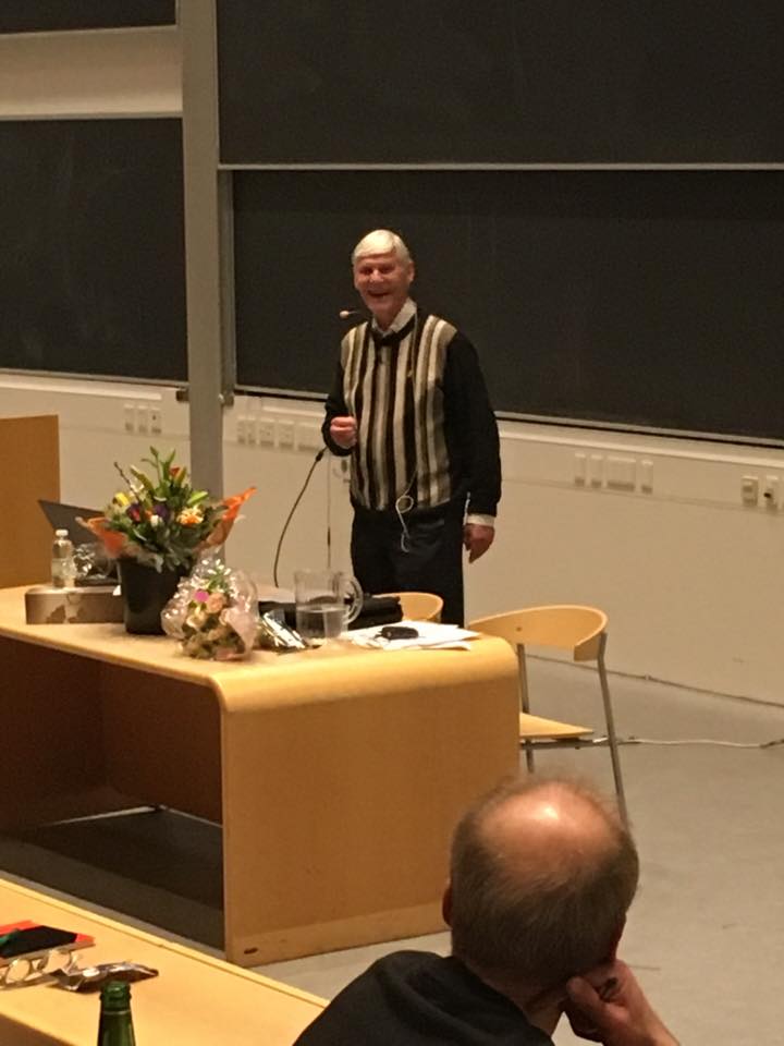 Poul Nielsen fortæller på SDU om sit ophold i kz-lejren Sachsenhausen. Foto: Lasse Mortensen