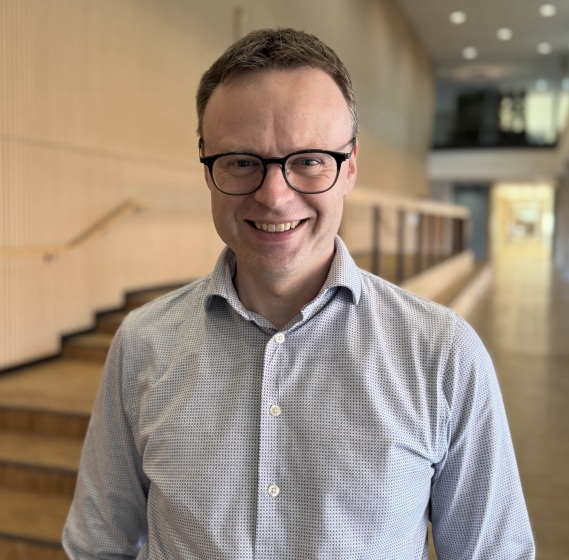 Portrætfoto af Jakob Grauslund