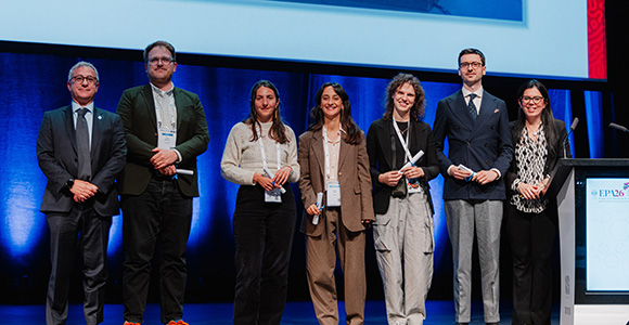 Vinderne af EPA Next Generation Psychiatrist Award 2026. Prisen uddeles af European Psychiatric Association (EPA). Mikkel Højlund er nr. 2 fra venstre.