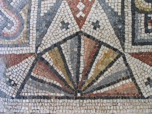 Detail of the mosaic with fan-like motif