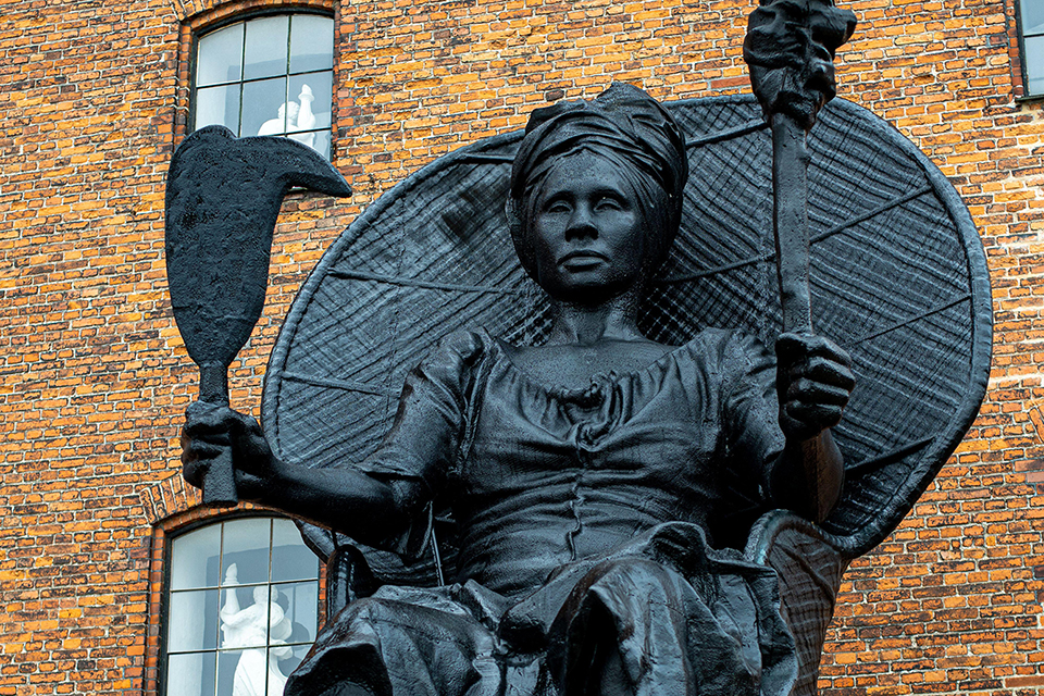I Am Queen Mary, statue by Virgin Islands artist La Vaughn Belle and Danish artist Jeannette Ehlers.