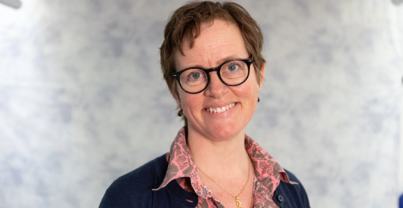 Line Krogager Andersen står i spidsen for et nyt projekt med fokus på bæredygtige sprogfag. Her vil hun forsøge at udvikle en ny bæredygtig model for sprogfag i grundskolen.