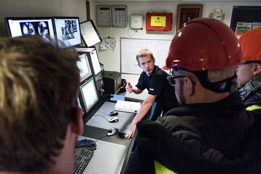 Control_room_vessel_Esvagt