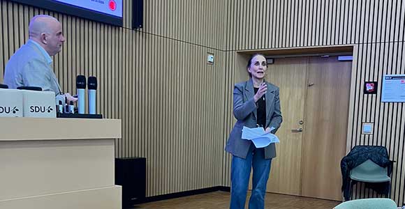 Rikke Leth-Larsen, institutleder ved Klinisk Institut, og Mikkel Brabrand, institutleder ved Institut for Regional Sundhedsforskning, stod sammen om at sætte fokus på yngre forskeres karriereveje og muligheder på SDU.