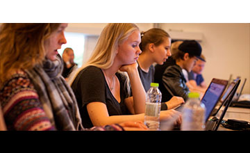 Analysis of twin data in health sciences