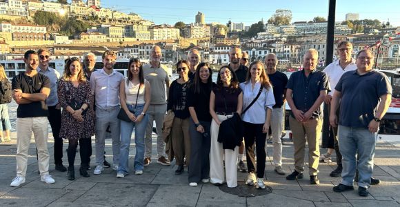 Team photo in Porto dock
