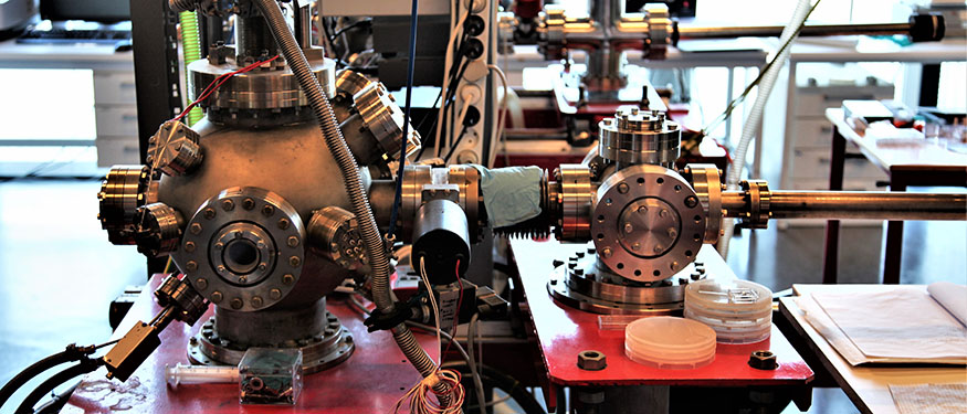 Image of vacuum chamber in the lab.