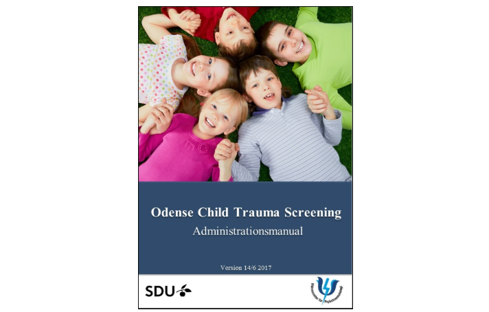 Document cover with five children lying on grass and the text "Odense Child Trauma Screening" and "Administrationsmanual" on a blue panel, with "Version 14/6 2017" and "SDU" logos at the bottom.
