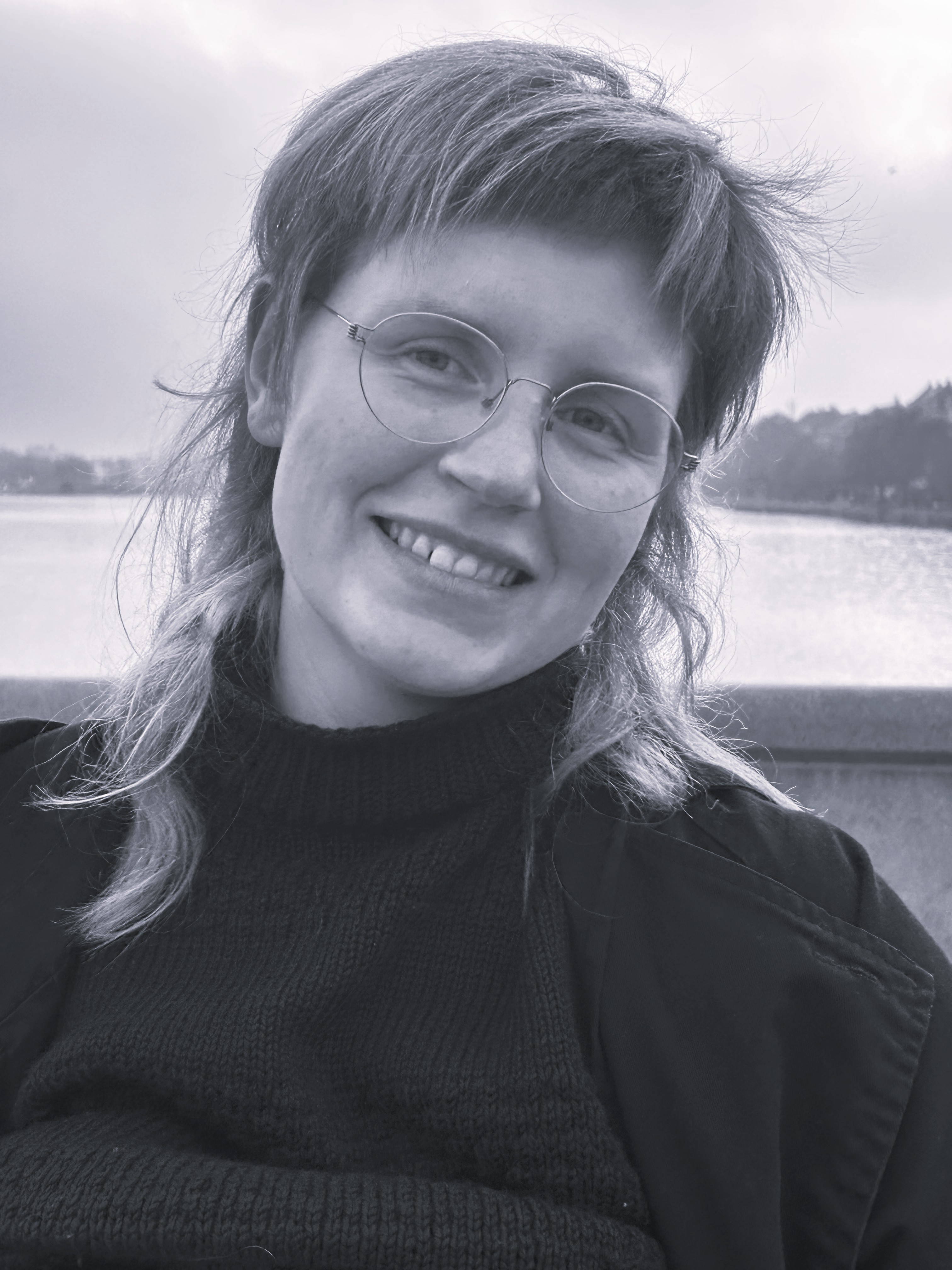 Praktikant, Isabel Rouw