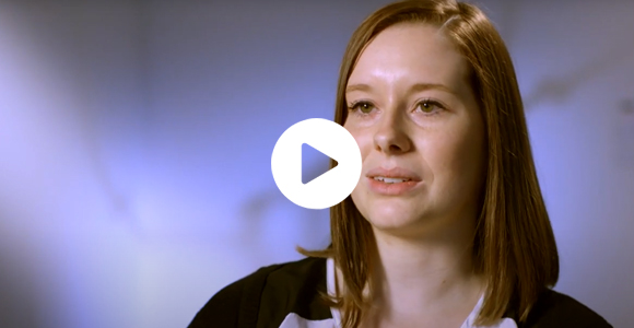 Et billede af en studerende der fortæller om Cand.it. webkommunikation hos SDU