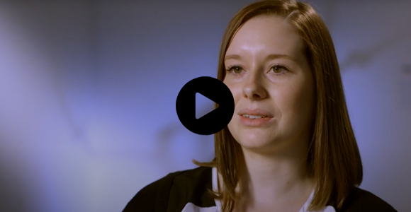 Et billede af en studerende der fortæller om Cand.it. webkommunikation hos SDU