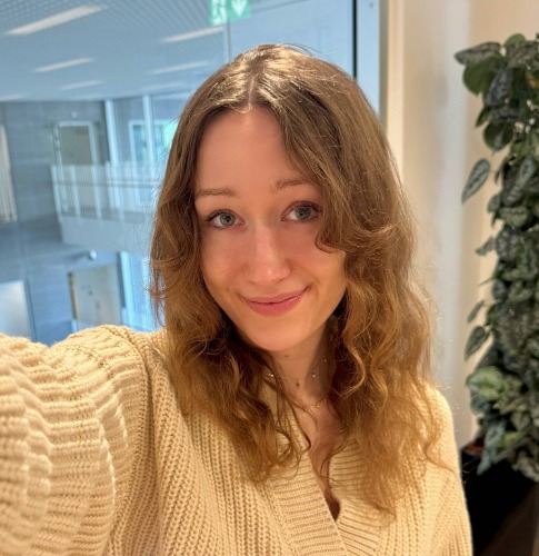 Portræt-foto, Medievidenskab Julia, Mød de studerende