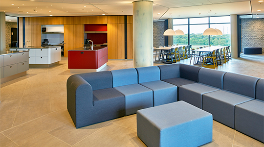 Billedet viser et fælleskøkken på Campus Kollegiet