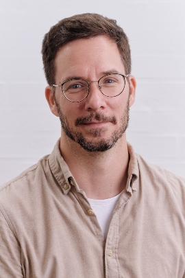 portrait photo of center member Fabian Finger