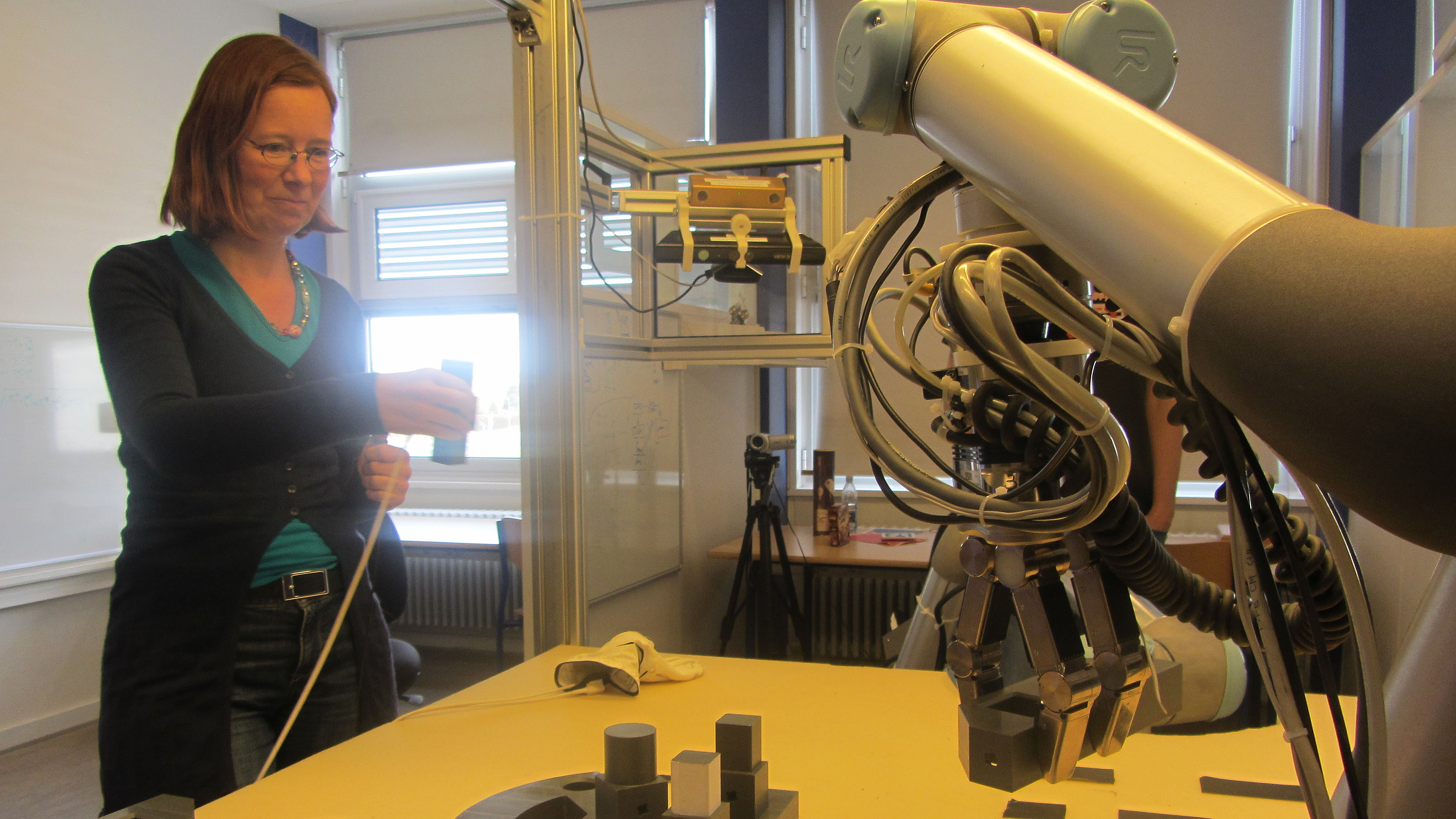 Kerstin Fischer: Industrial robot teleoperation